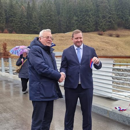 Minister Novak po obisk na Koroškem okrcal gozdarje