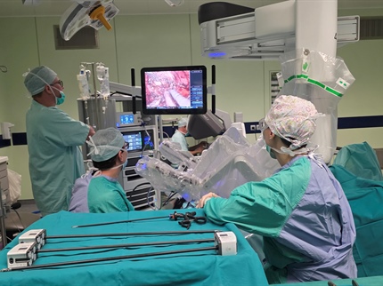 Opravili prvo operacijo z robotom