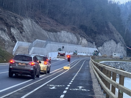 Dokončanje rekonstrukcije ceste Črna-Mežica šele v jeseni?