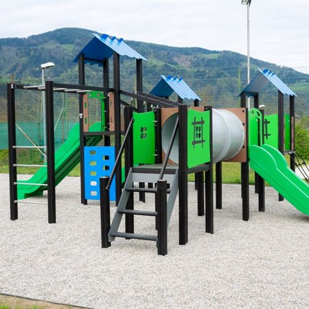 Zaradi težkih kovin nujno potrebna sanacija otroških igrišč