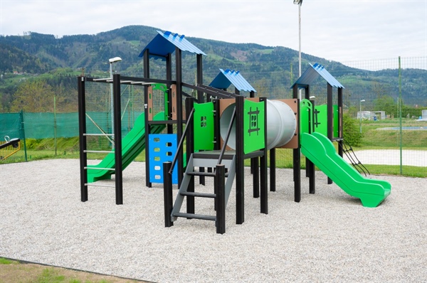 Zaradi težkih kovin nujno potrebna sanacija otroških igrišč