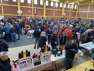 Menjalni sejem v Cerniku