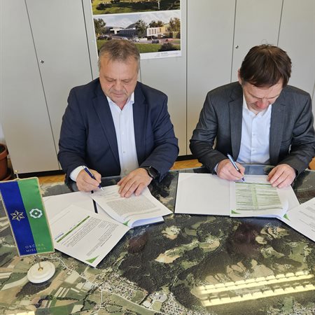 V Mislinji podpisali pogodbo z izvajalcem gradnje novega vrtca