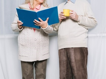 Branje starejšim pomeni veliko