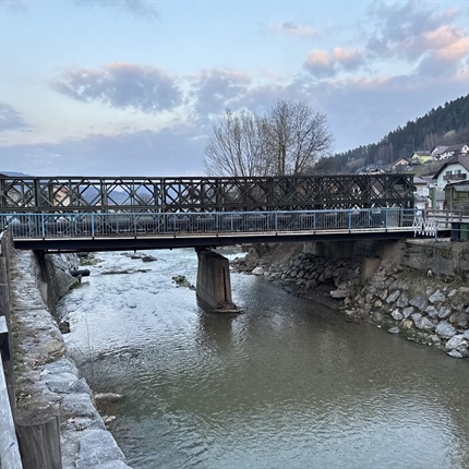 Popoplavna obnova na Prevaljah: na vrsti leški most