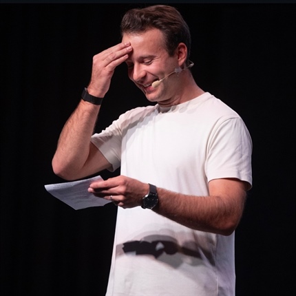 Mednarodni dan knjig za otroke: Nik Škrlec o branju, ki premaga zaslone