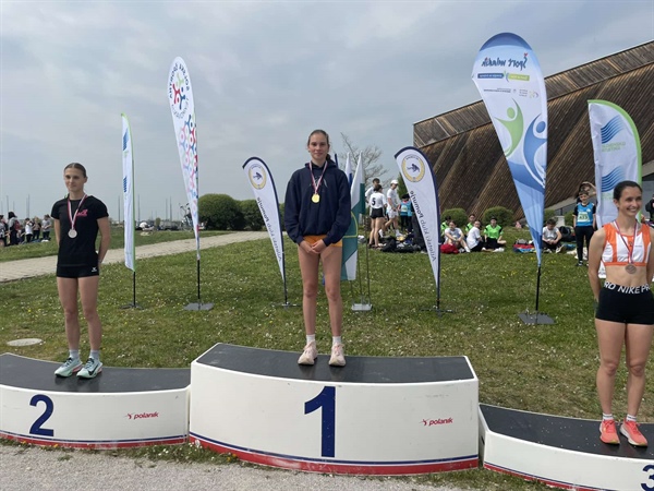 Koroške atletinje blestele na državnem prvenstvu srednjih šol v krosu