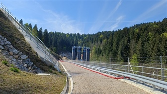 Betonarne na gradbišču tretje osi še ni