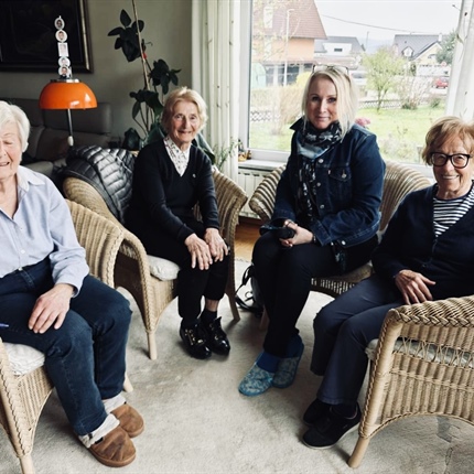 Natalija Gjurin, Joža Nikolič in Milena Lasbaher obujajo spomine …