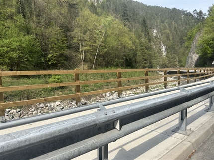 Kolesarska pot proti zgornji Mežiški dolini še vedno ni varna