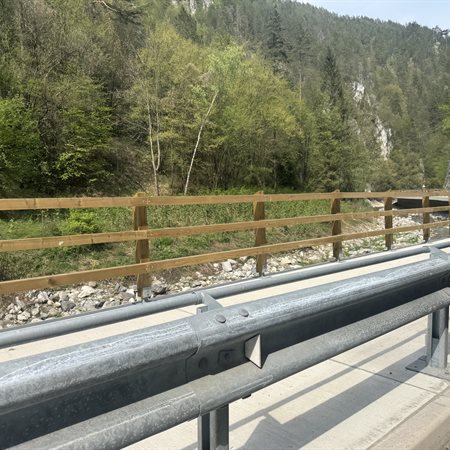 Kolesarska pot proti zgornji Mežiški dolini še vedno ni varna