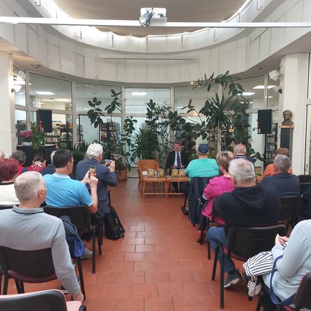 Knjiga Zamolčana stran dr. Boštjana M. Turka predstavljena v Slovenj Gradcu