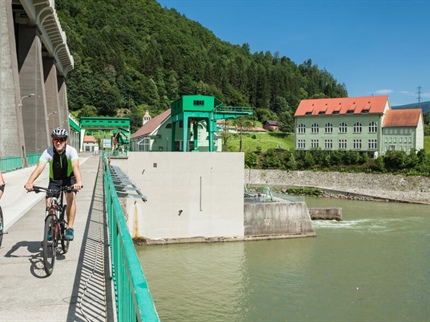 Dirka po Sloveniji v Radljah ob Dravi in Velenju
