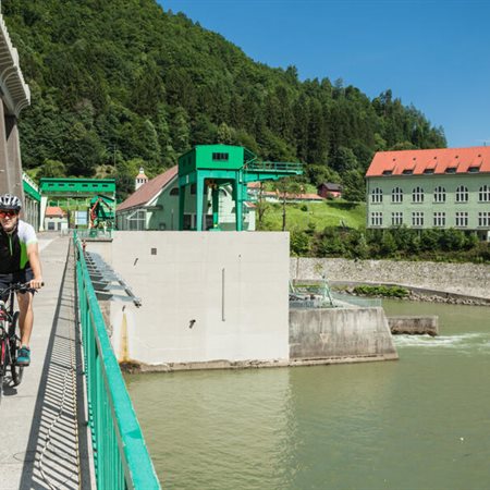 Dirka po Sloveniji v Radljah ob Dravi in Velenju