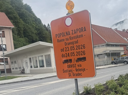 Popolna zapora ceste Ravne–Dravograd še vse do sredine junija