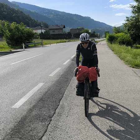Bogdan Brezovnik - Iz Trbonj na kolesu znova v svet