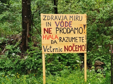 Civilna iniciativa zahteva ustavitev postopkov za vetrno elektrarno Ojstrica