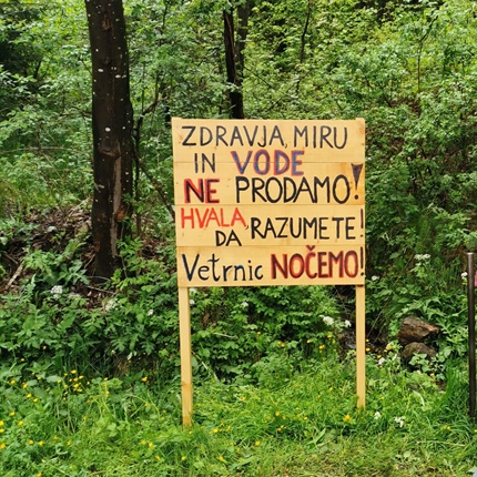 Civilna iniciativa zahteva ustavitev postopkov za vetrno elektrarno Ojstrica