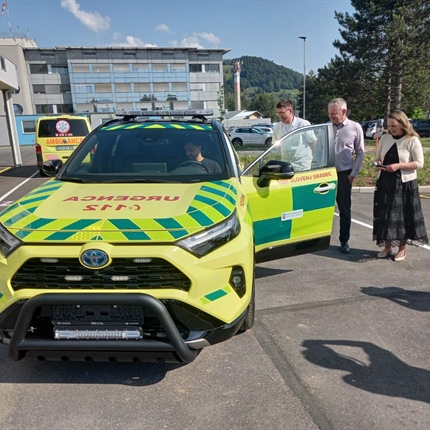 Slovenjgraški zdravstveni dom dobil novo vozilo urgentnega zdravnika