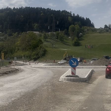 Ministrstvo soglaša s podaljšanjem rokov za sanacijo dveh koroških cestnih odsekov