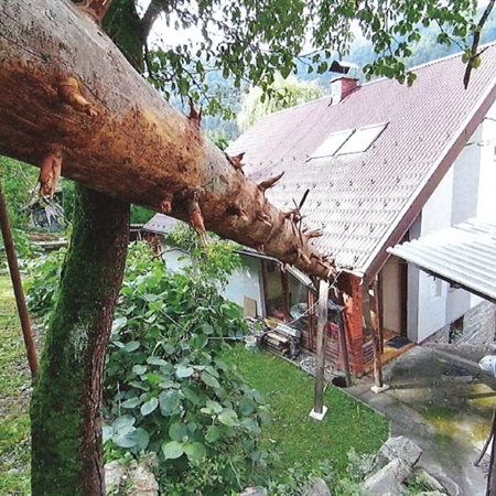 Začela se je sanacija nevarne Brežine v Breznu