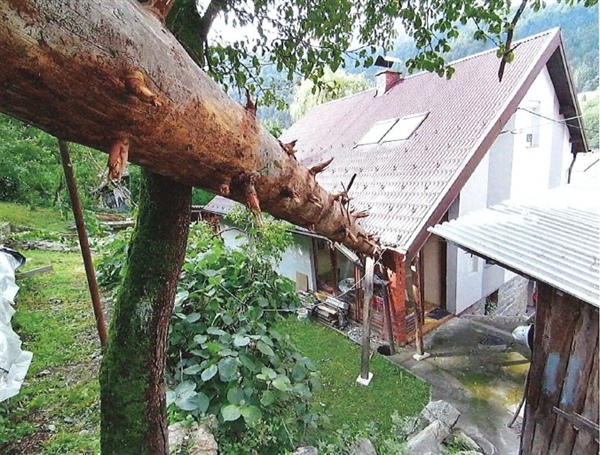 Začela se je sanacija nevarne Brežine v Breznu