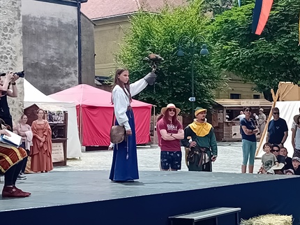Srednjeveški preludij razveseljuje