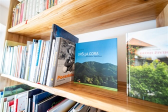 Izposojevališče knjig na Uršlji gori že leto dni
