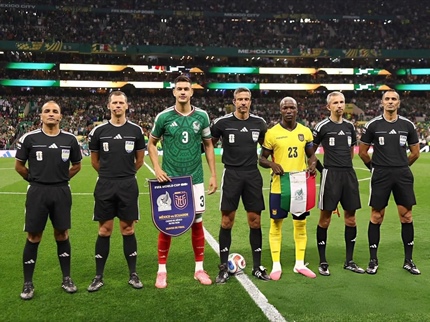Slovenija v finalu svetovnega nogometnega prvenstva! Po zaslugi sodnikov ...