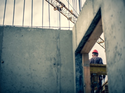 Kljub tujim delavcem kadrovske luknje ostajajo
