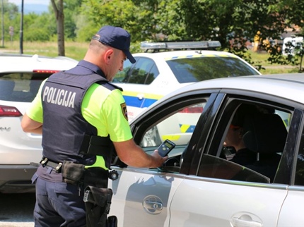 Štirje močno vinjeni vozniki na Celjskem in Koroškem, eden z neverjetnimi 3,76 promila
