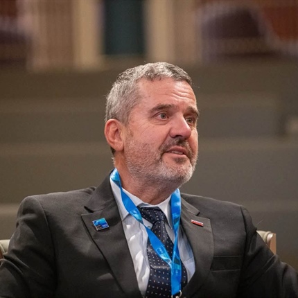 Minister Tone Kajzer bo tuje diplomate septembra gostil na Koroškem