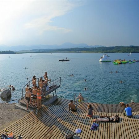 SUP med bolj priljubljenimi dejavnostmi na Velenjskem jezeru