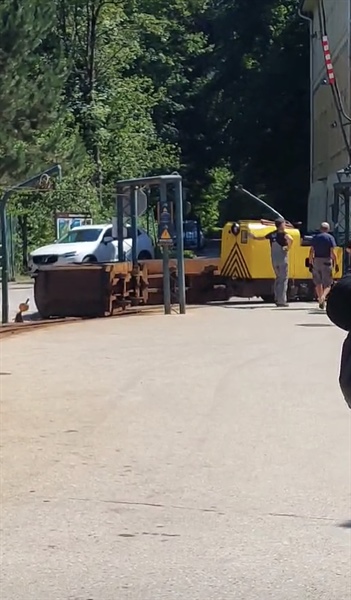 V nesreči v Podzemlju Pece več poškodovanih