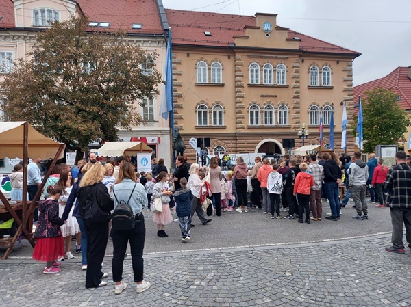 V Slovenj Gradcu poudarjali vrednoti mir in prostovoljstvo
