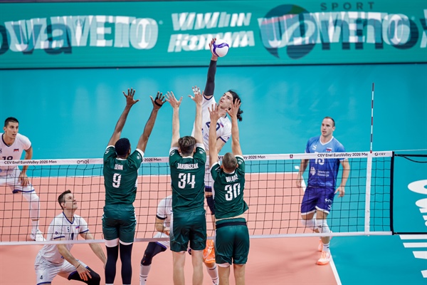 Slovenski odbojkarji v boj za bronasto medaljo
