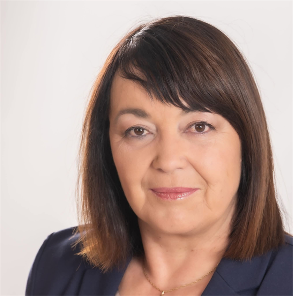 Politični obračun z eno sadiko konoplje?