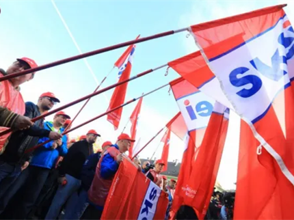 SKEI: Zaradi visokih stroškov energije ogroženih več tisoč delovnih mest