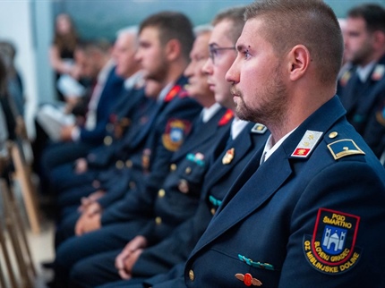 "Pomagaj bližnjemu v nesreči"