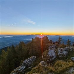 Če lahko gre 100 žensk na Triglav, zakaj ne bi prišlo še 100 Uršk na Uršljo goro?