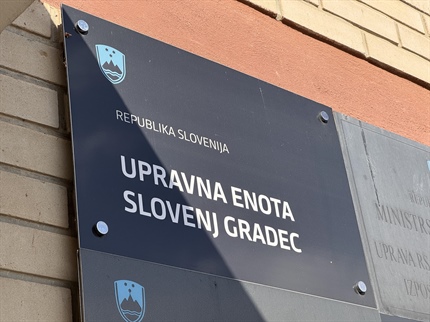 Upravne enote bodo od prihodnjega tedna ob torkih in sredah poslovale do večera